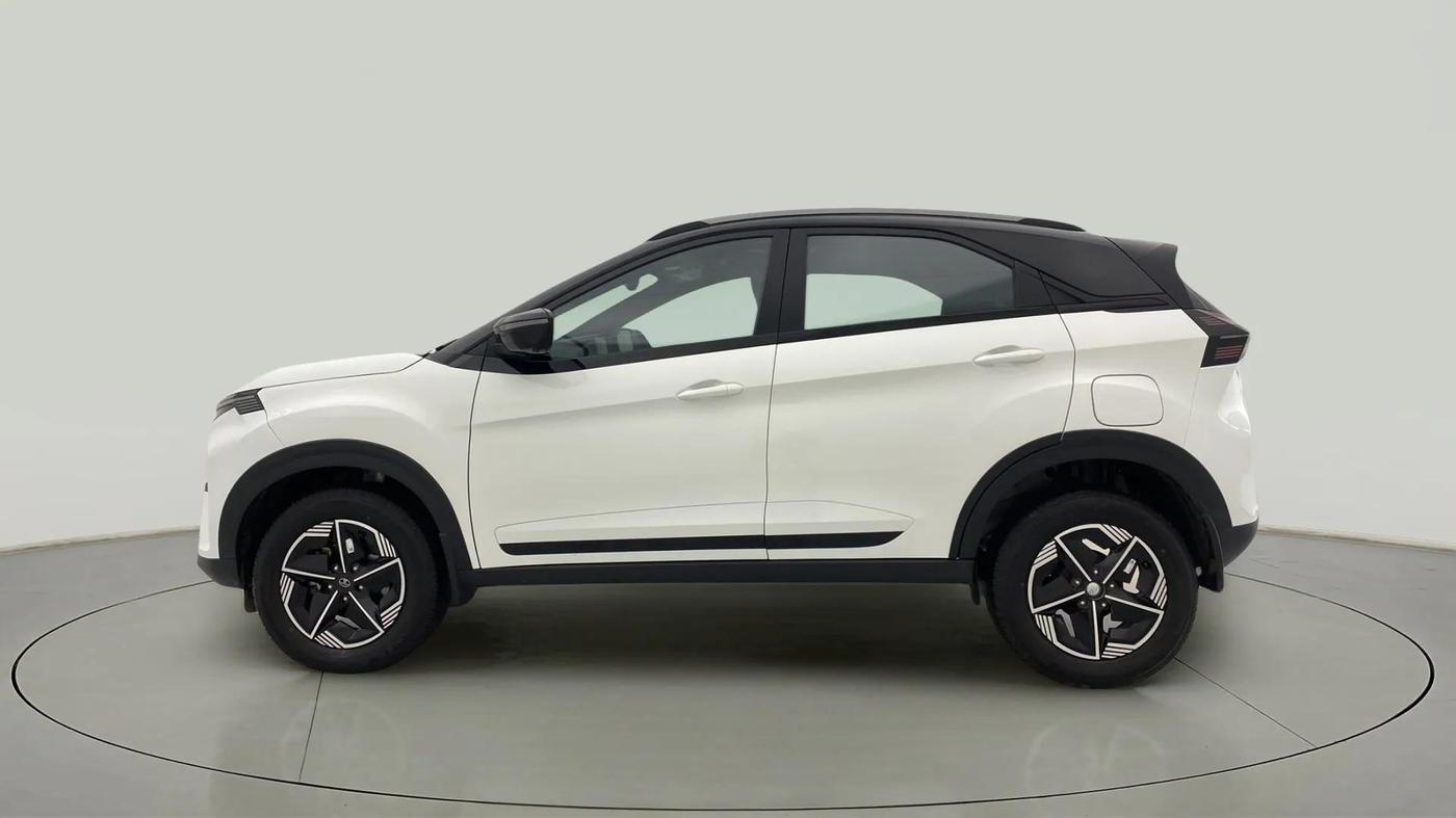 2024 Tata NEXON FEARLESS + SUNROOF DCA DUAL TONE 1.2 PETROL, Petrol, Automatic, 11,870 km, Left Side