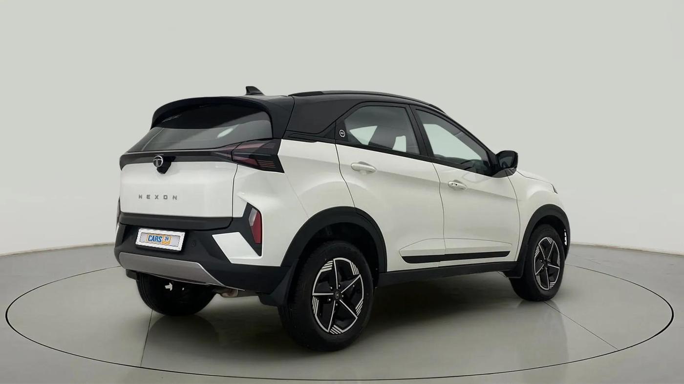 2024 Tata NEXON FEARLESS + SUNROOF DCA DUAL TONE 1.2 PETROL, Petrol, Automatic, 11,870 km, Right Back Diagonal