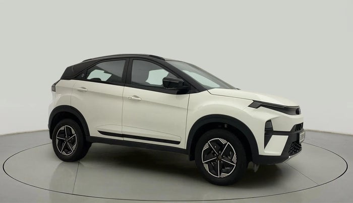 2024 Tata NEXON FEARLESS + SUNROOF DCA DUAL TONE 1.2 PETROL, Petrol, Automatic, 13,176 km, Right Front Diagonal