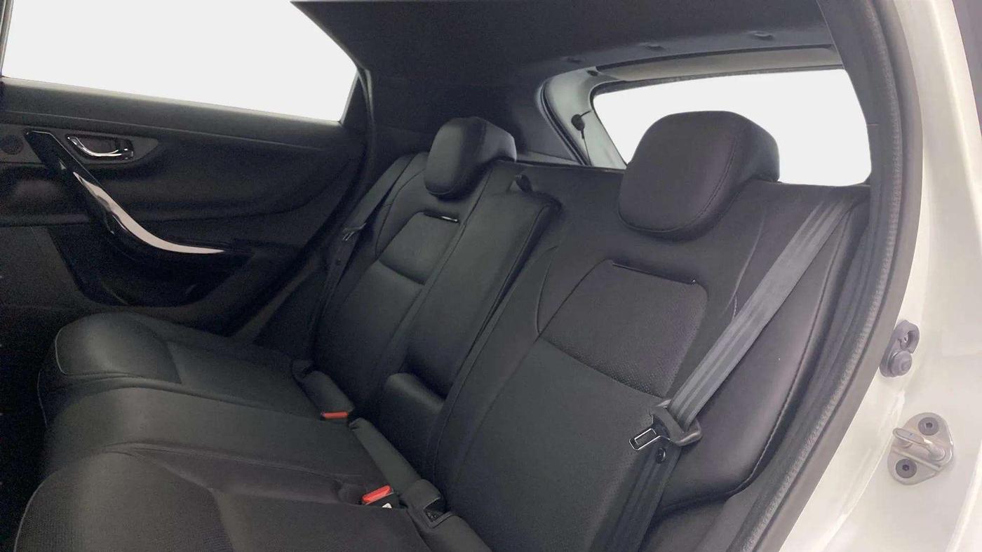 2024 Tata NEXON FEARLESS + SUNROOF DCA DUAL TONE 1.2 PETROL, Petrol, Automatic, 11,870 km, Right Side Rear Door Cabin