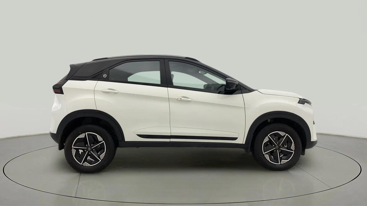 2024 Tata NEXON FEARLESS + SUNROOF DCA DUAL TONE 1.2 PETROL, Petrol, Automatic, 11,870 km, Right Side View