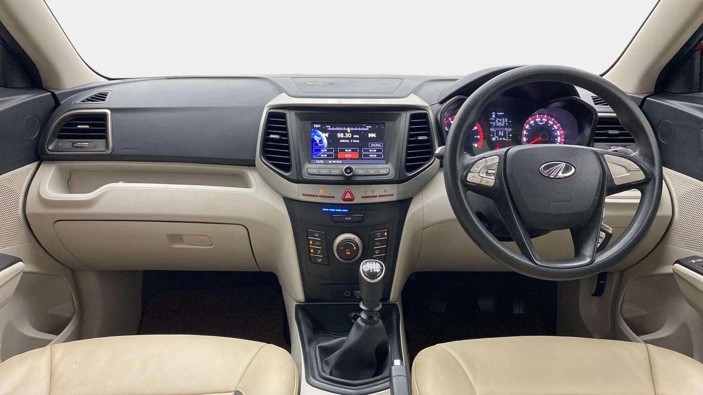2020 Mahindra XUV300 W6 1.2 PETROL, Petrol, Manual, 51,571 km, Dashboard