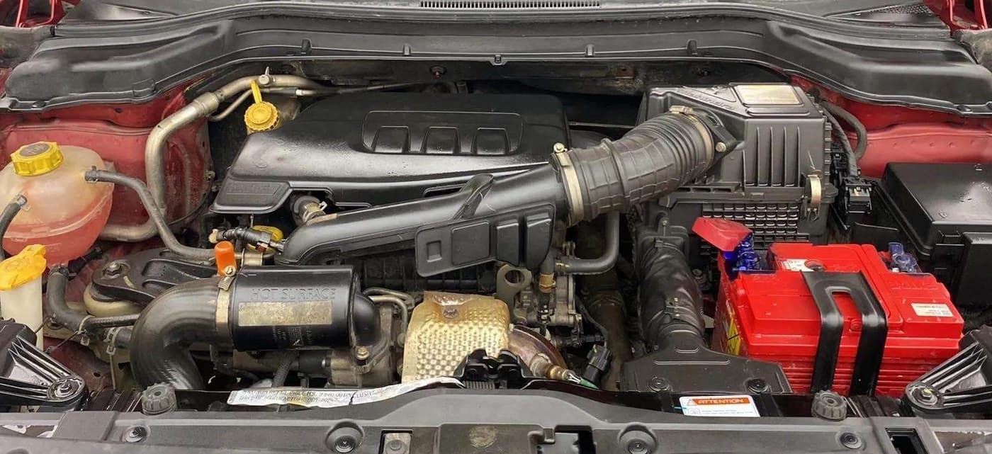 2020 Mahindra XUV300 W6 1.2 PETROL, Petrol, Manual, 51,571 km, Engine View