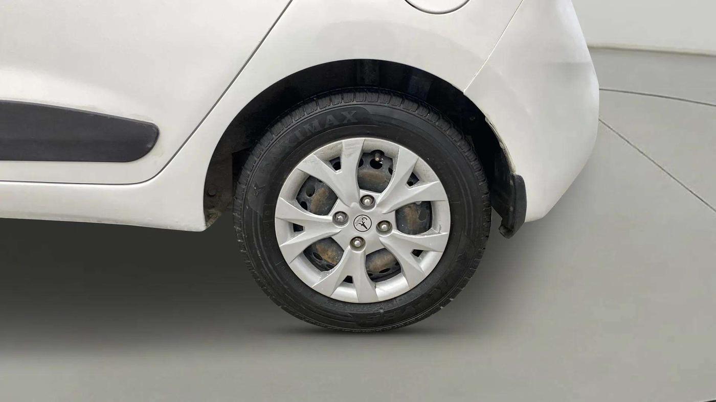 2017 Hyundai Grand i10 MAGNA 1.2 KAPPA VTVT, Petrol, Manual, 97,229 km, Left Rear Wheel