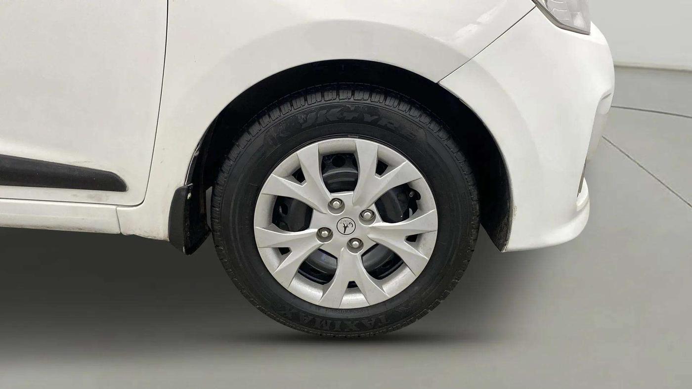 2017 Hyundai Grand i10 MAGNA 1.2 KAPPA VTVT, Petrol, Manual, 97,229 km, Right Front Wheel