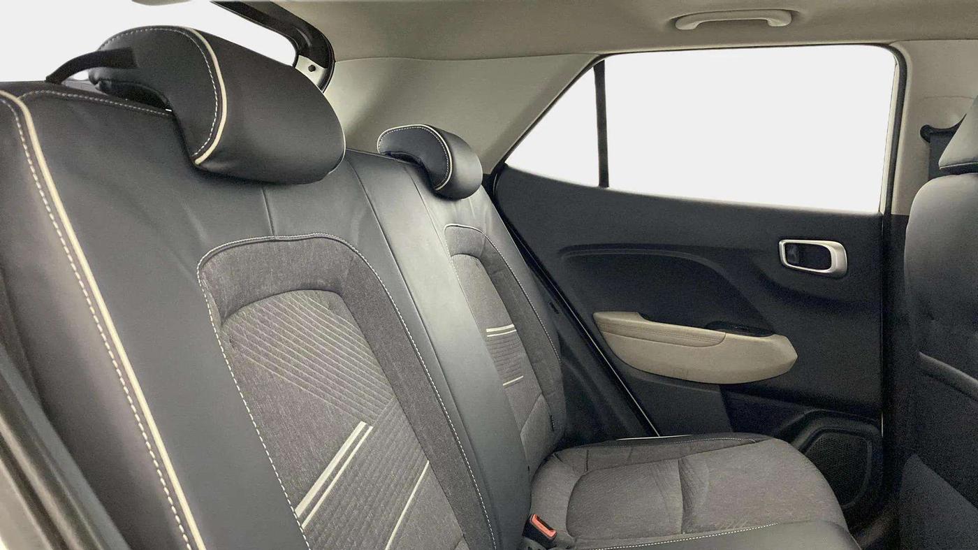 2019 Hyundai VENUE SX PLUS 1.0 TURBO DCT DUAL TONE, Petrol, Automatic, 95,459 km, Right Side Rear Door Cabin