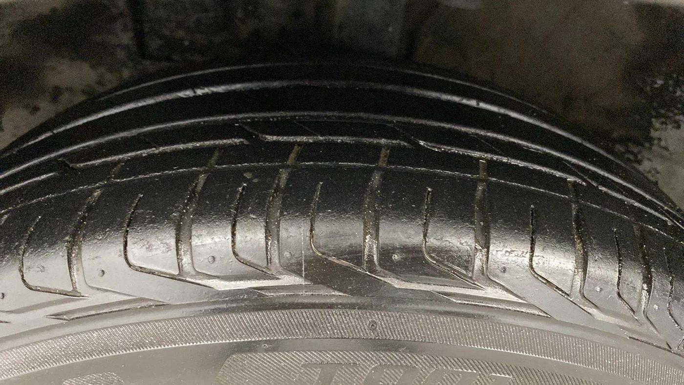 2019 Hyundai VENUE SX PLUS 1.0 TURBO DCT DUAL TONE, Petrol, Automatic, 95,459 km, Left Front Tyre Tread