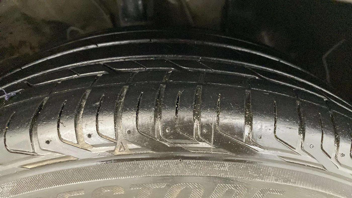 2019 Hyundai VENUE SX PLUS 1.0 TURBO DCT DUAL TONE, Petrol, Automatic, 95,459 km, Right Front Tyre Tread