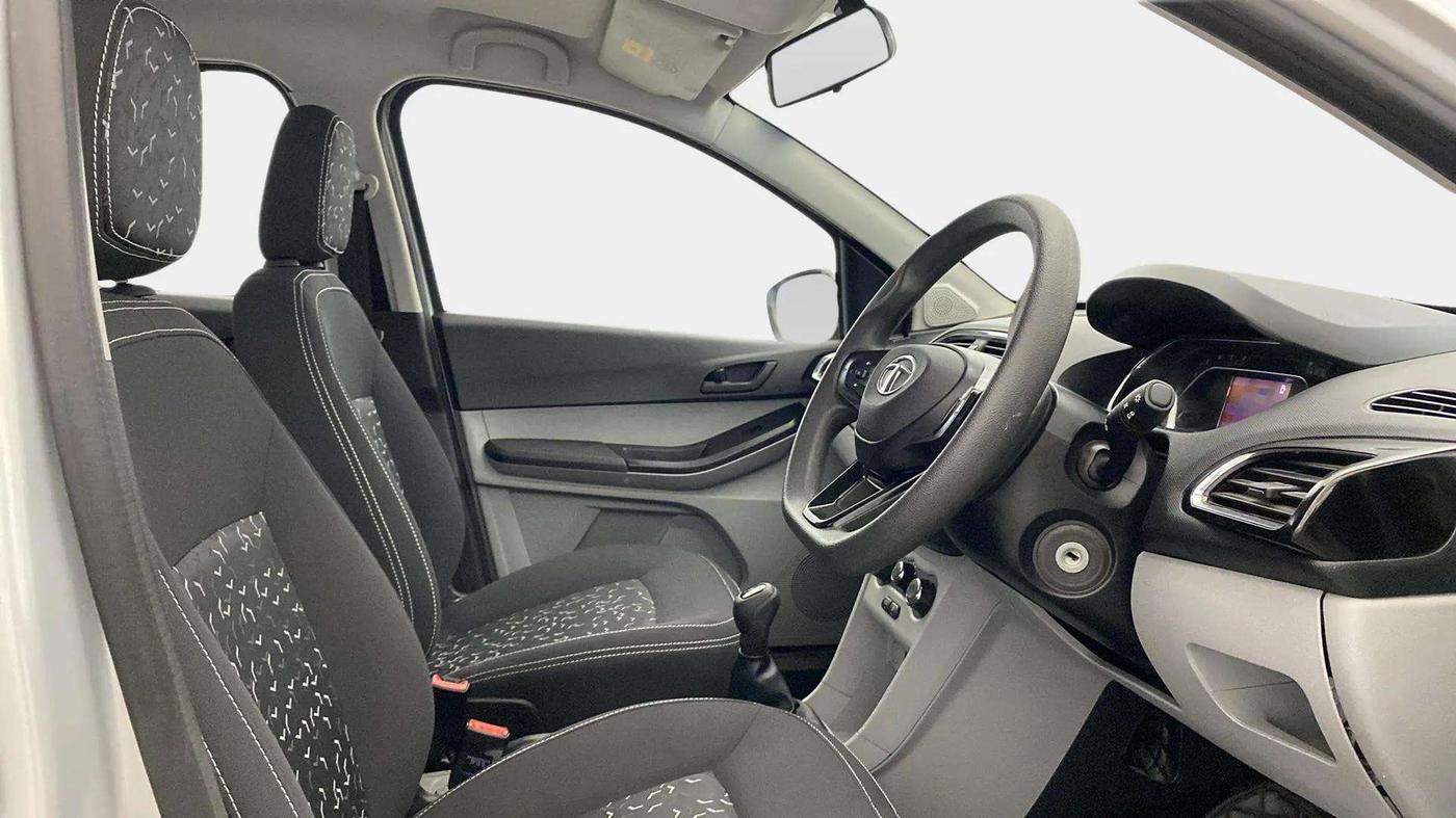 2021 Tata Tiago XZ PETROL, Petrol, Manual, 29,694 km, Right Side Front Door Cabin