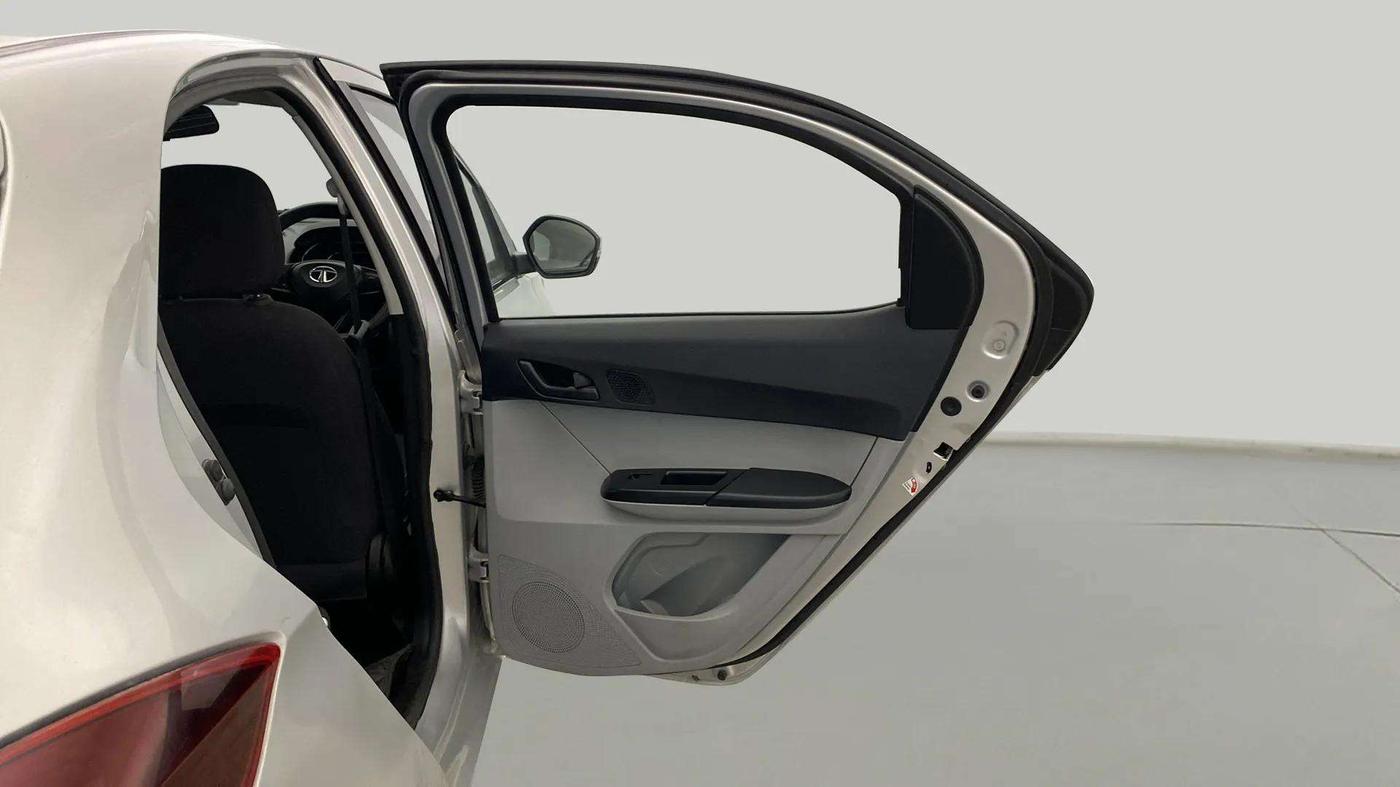2021 Tata Tiago XZ PETROL, Petrol, Manual, 29,694 km, RHS Rear Door