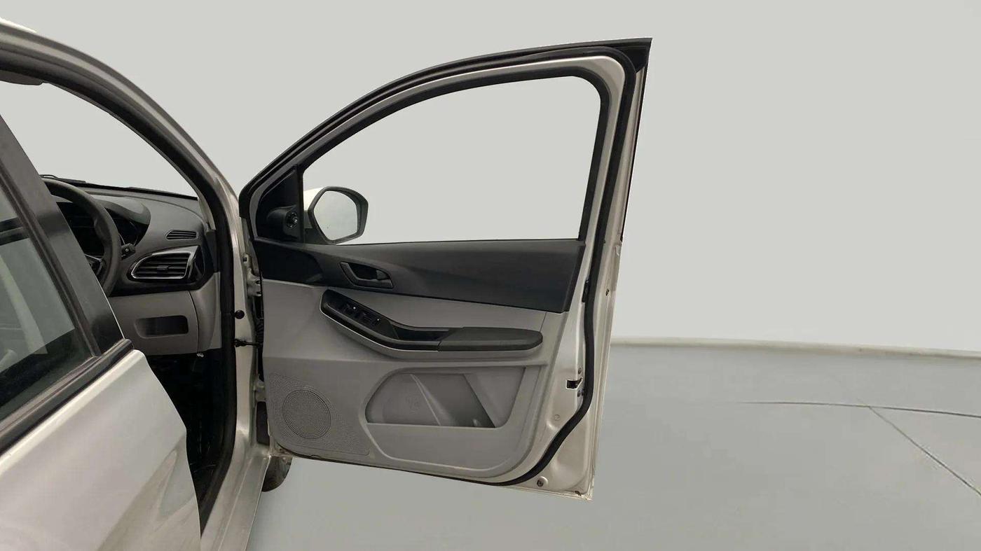 2021 Tata Tiago XZ PETROL, Petrol, Manual, 29,694 km, RHS Front Door