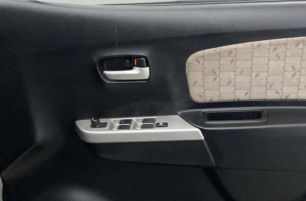 2016 Maruti Wagon R 1.0 VXI, Petrol, Manual, 12,729 km, Driver Side Door Panels Control
