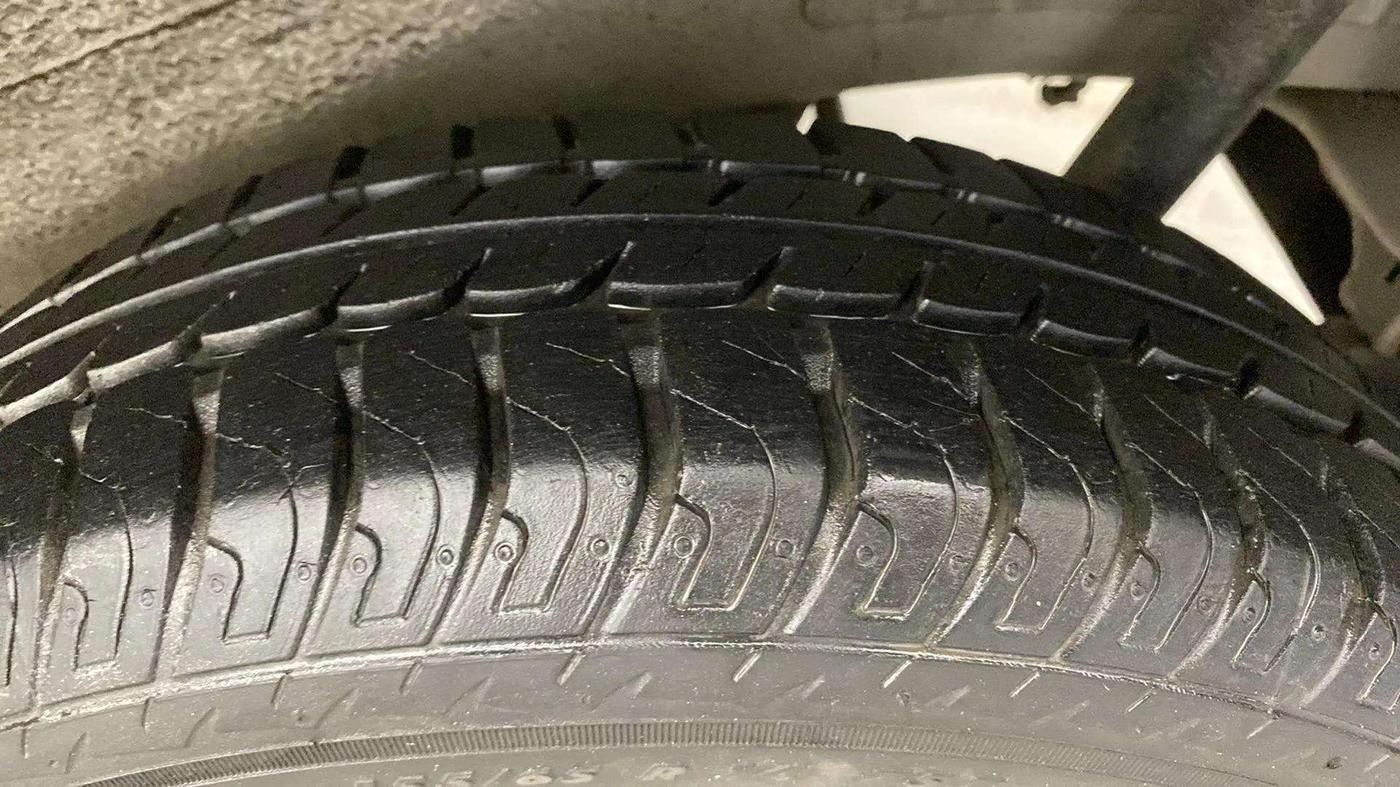 2016 Maruti Wagon R 1.0 VXI, Petrol, Manual, 12,729 km, Left Rear Tyre Tread