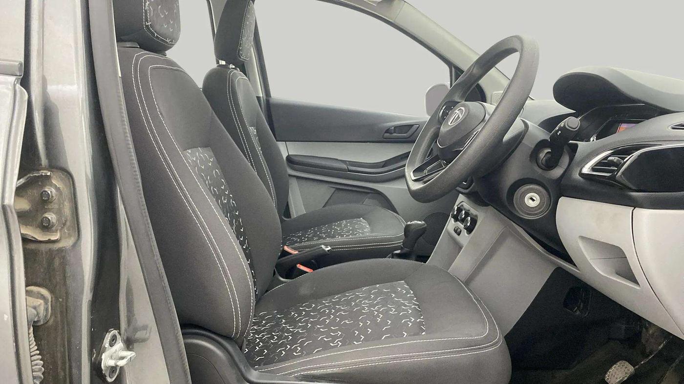 2023 Tata Tiago XT (O) PETROL, Petrol, Manual, 12,889 km, Right Side Front Door Cabin