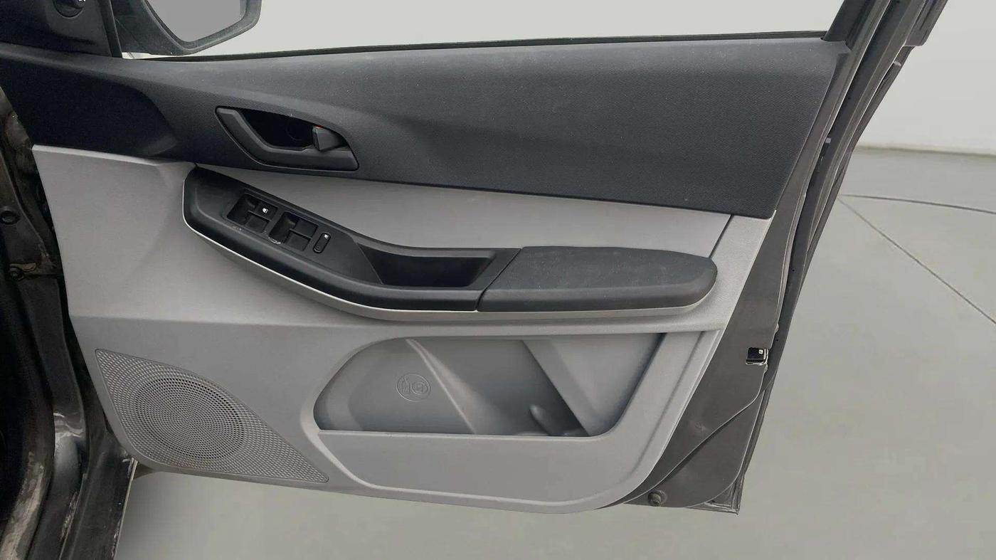 2023 Tata Tiago XT (O) PETROL, Petrol, Manual, 12,889 km, Driver Side Door Panels Control