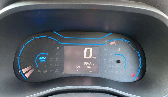 2022 Renault Kwid RXT 1.0, Petrol, Manual, 1,939 km, Odometer Image