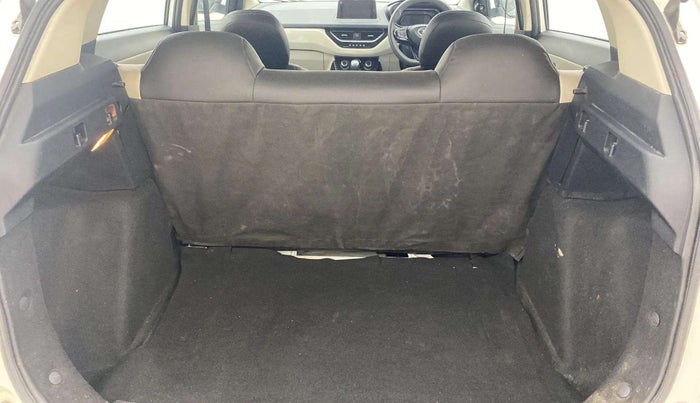 2022 Tata NEXON XZ PETROL, Petrol, Manual, 29,552 km, Dicky (Boot door) - Parcel tray missing