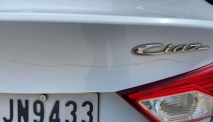 2015 Maruti Ciaz ZXI, Petrol, Manual, 40,132 km, Dicky (Boot door) - Minor scratches