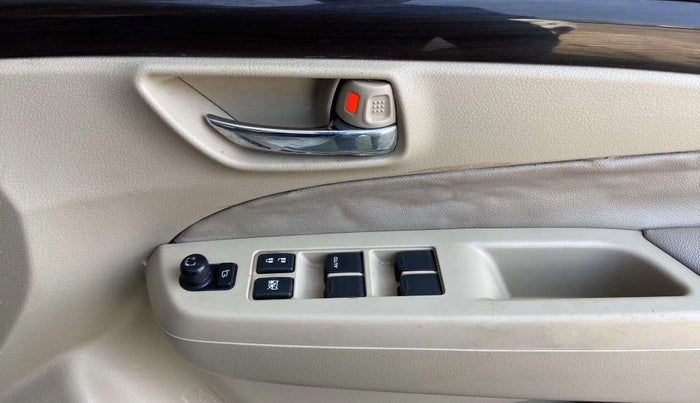 2015 Maruti Ciaz ZXI, Petrol, Manual, 40,132 km, Driver Side Door Panels Control