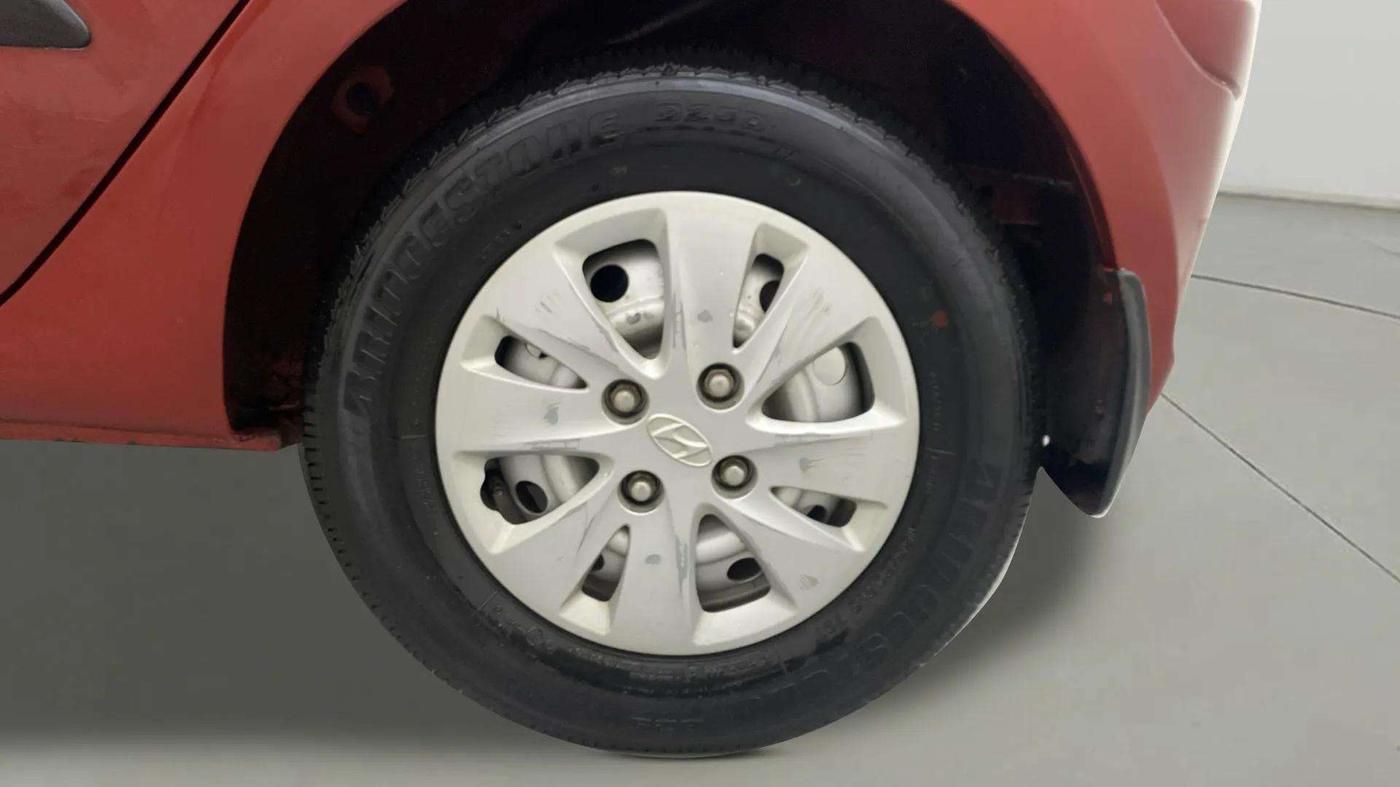 2013 Hyundai i10 ERA 1.1, Petrol, Manual, 42,191 km, Left Rear Wheel