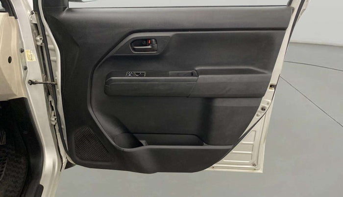 2021 Maruti New Wagon-R LXI CNG 1.0, CNG, Manual, 73,163 km, Driver Side Door Panels Control