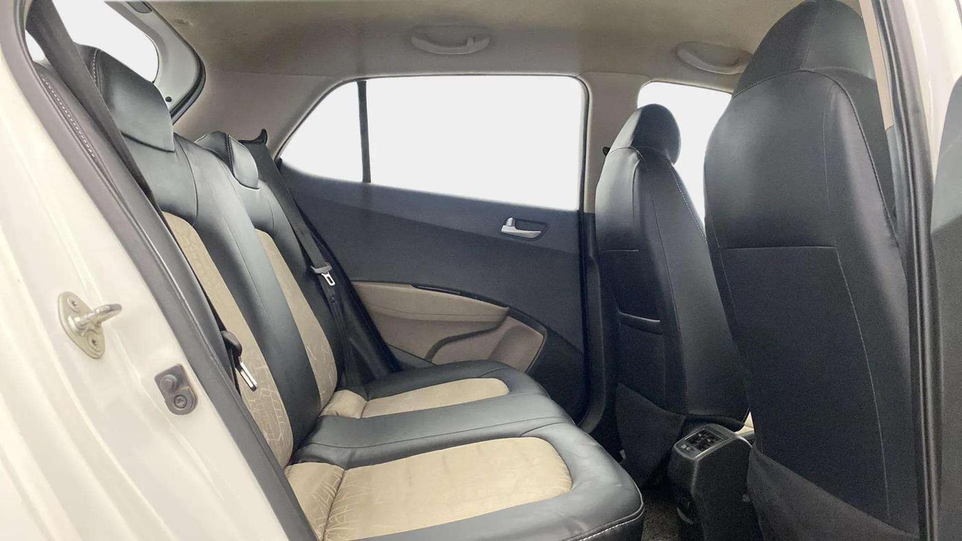 2018 Hyundai Grand i10 SPORTZ 1.2 KAPPA VTVT, Petrol, Manual, 54,804 km, Right Side Rear Door Cabin