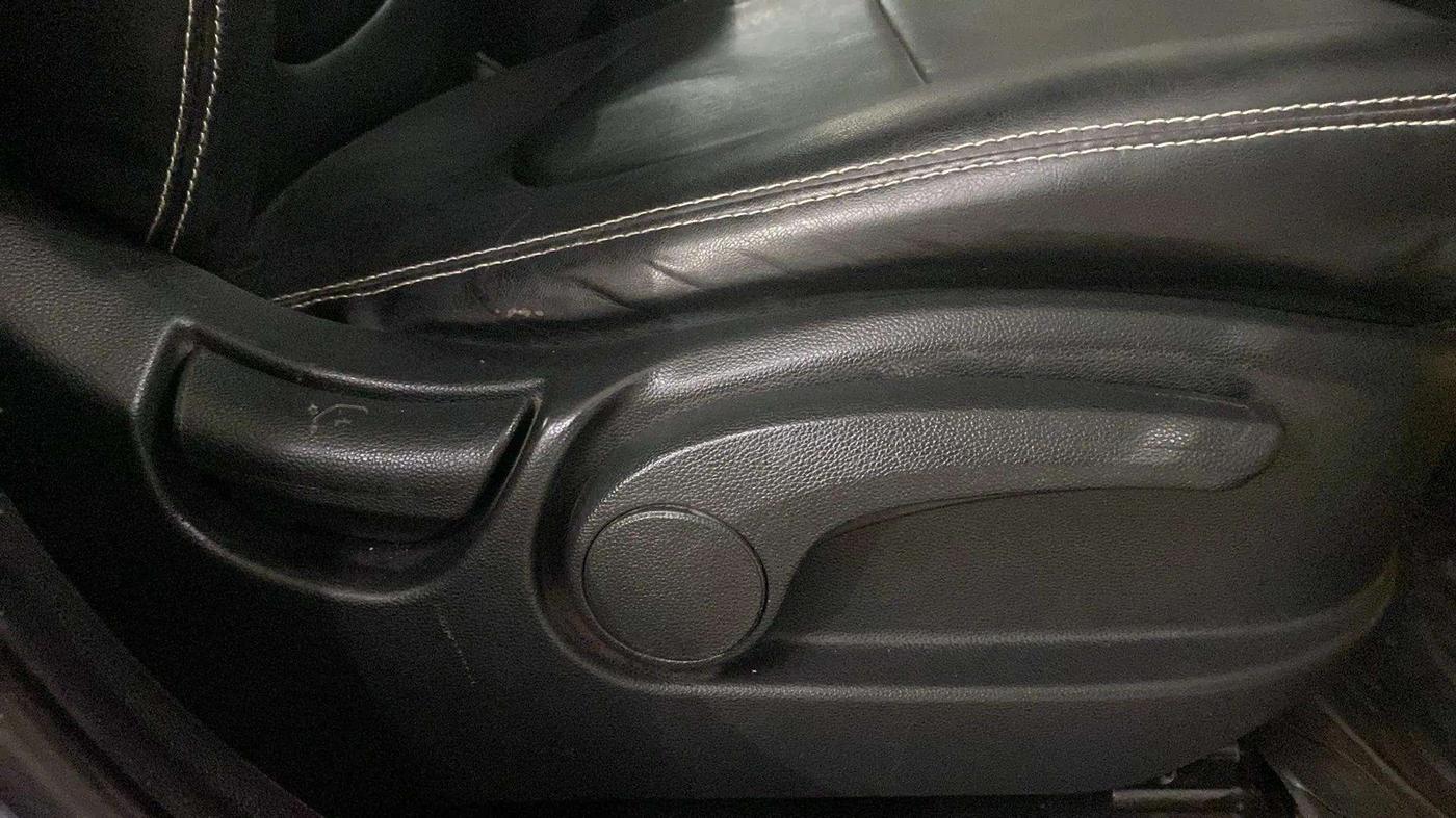 2017 Hyundai Creta SX PLUS AT 1.6 PETROL, Petrol, Automatic, 66,224 km, Driver Side Adjustment Panel