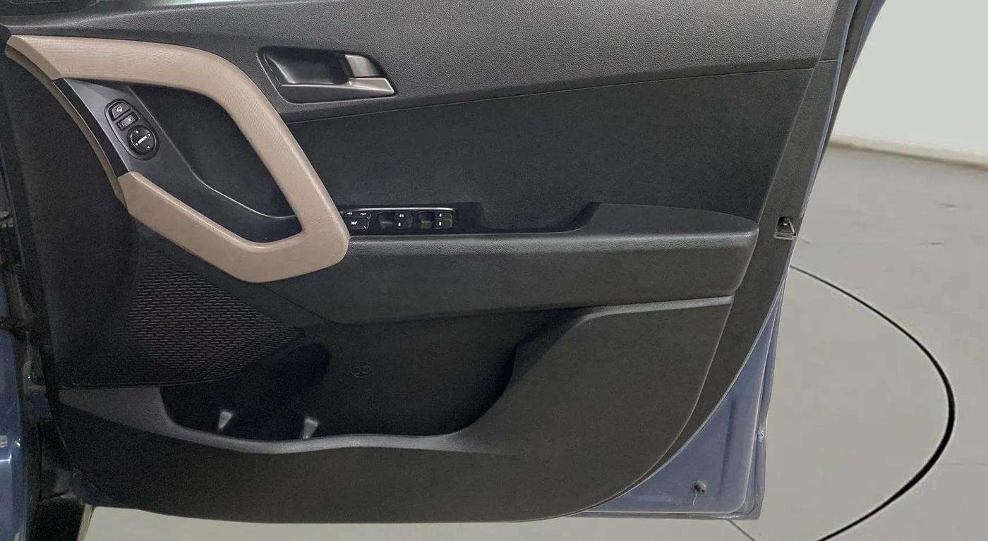 2017 Hyundai Creta SX PLUS AT 1.6 PETROL, Petrol, Automatic, 66,224 km, Driver Side Door Panels Control