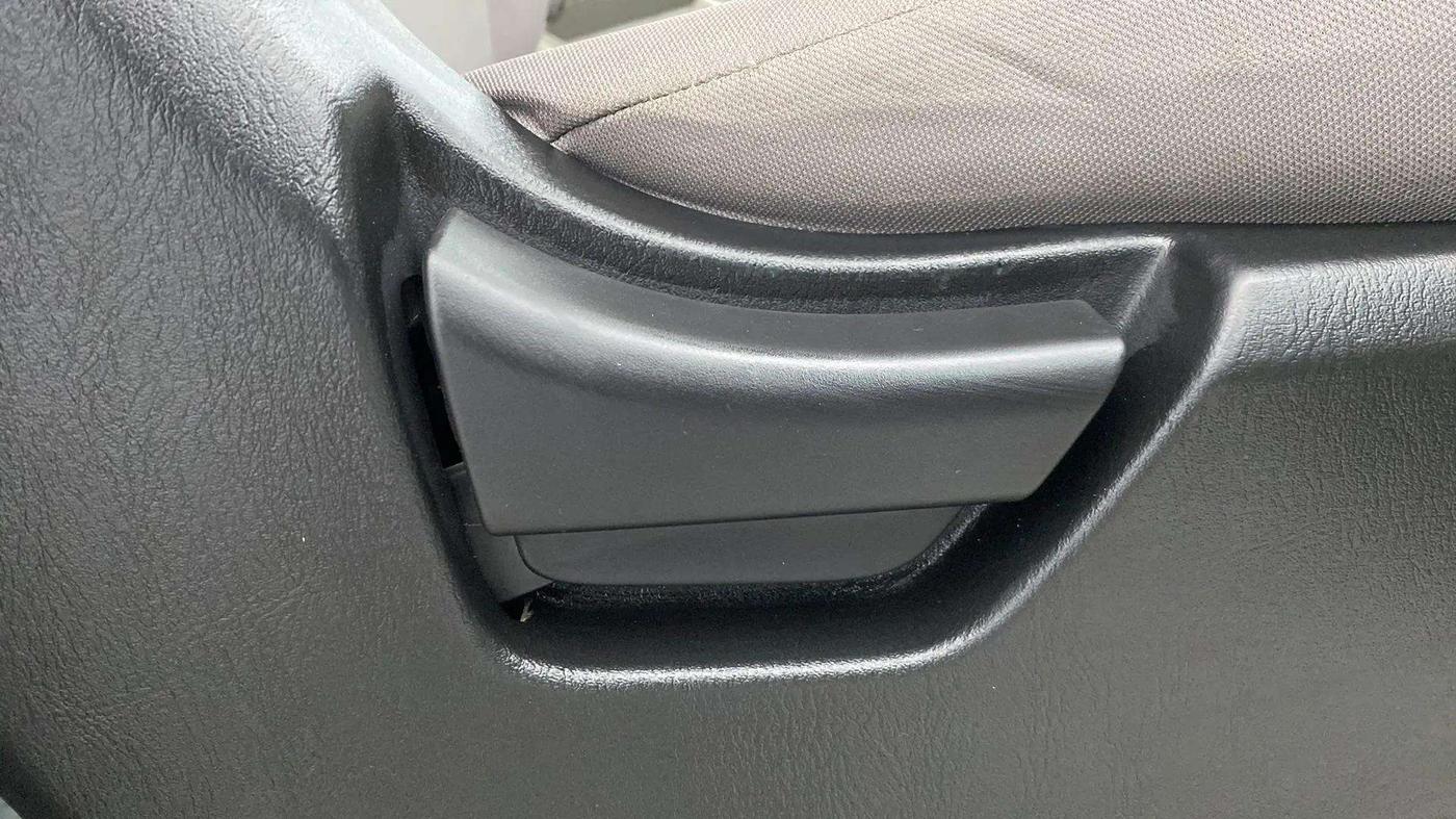 2022 Mahindra Scorpio S5, Diesel, Manual, 29,843 km, Driver Side Adjustment Panel