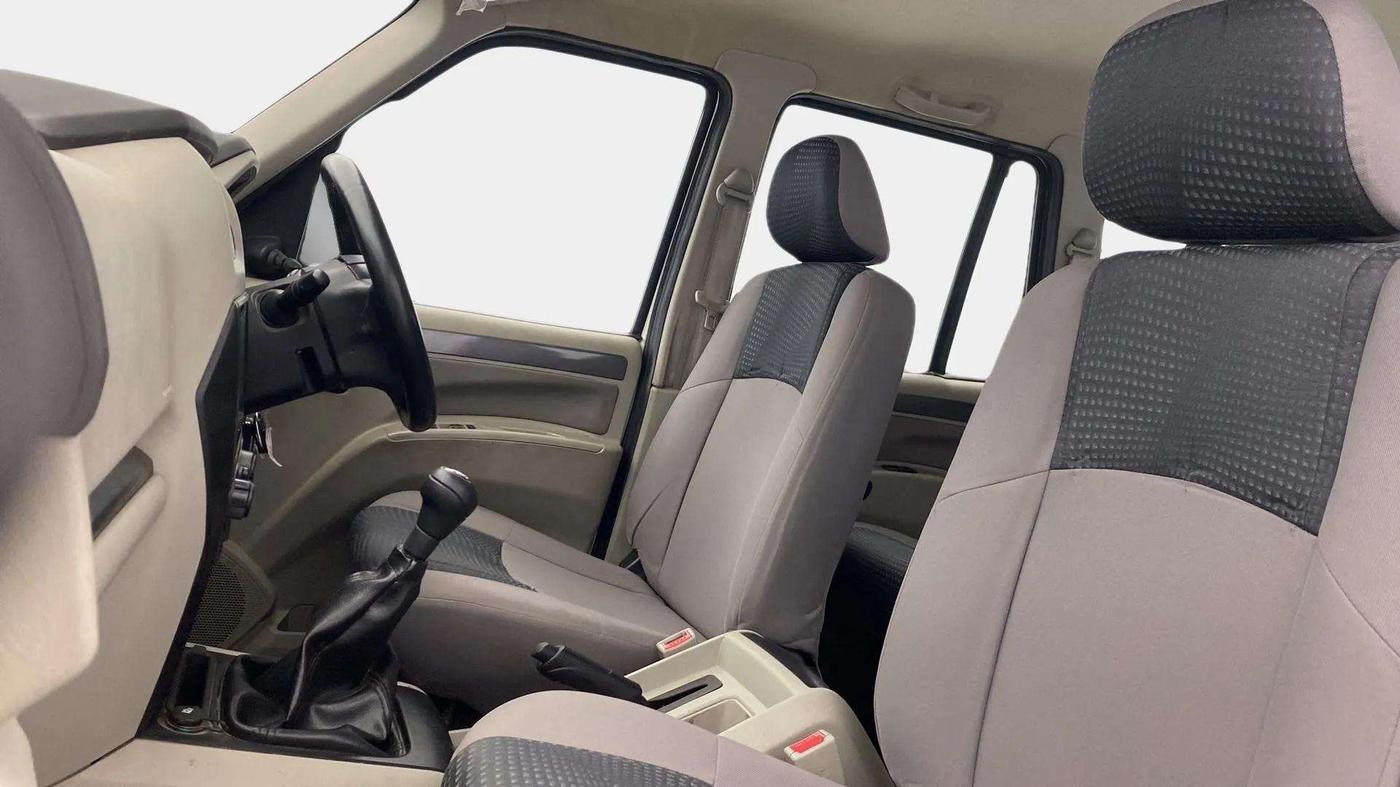 2022 Mahindra Scorpio S5, Diesel, Manual, 29,843 km, Right Side Front Door Cabin