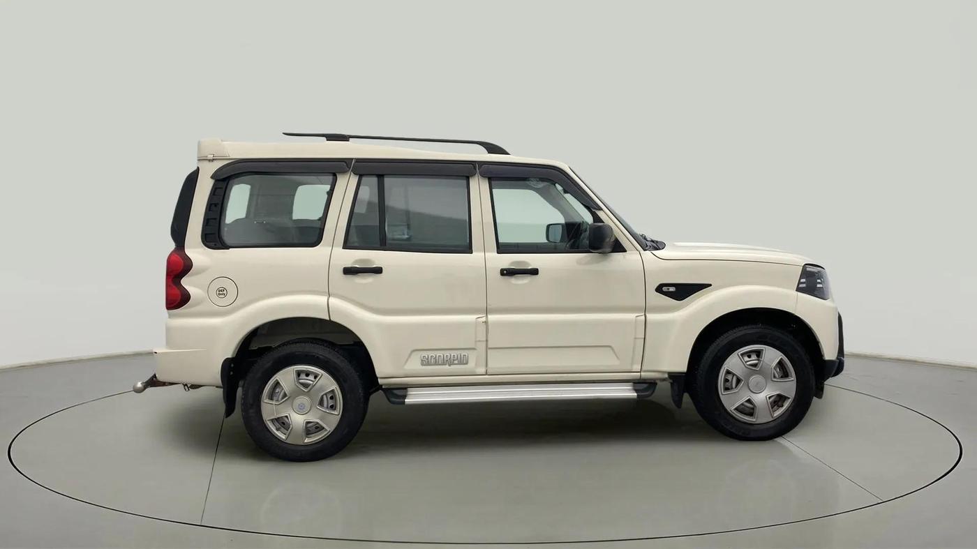 2022 Mahindra Scorpio S5, Diesel, Manual, 29,843 km, Right Side View