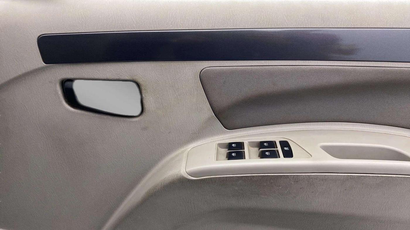 2022 Mahindra Scorpio S5, Diesel, Manual, 29,843 km, Driver Side Door Panels Control