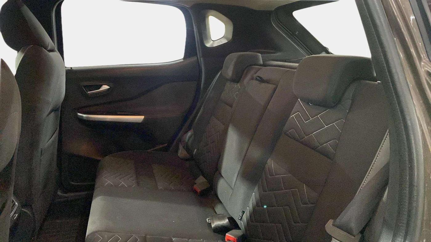 2022 Nissan MAGNITE XV PREMIUM TURBO CVT, Petrol, Automatic, 19,790 km, Right Side Rear Door Cabin