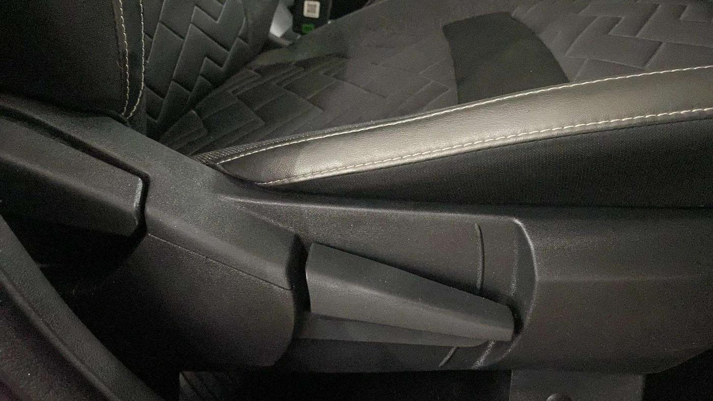 2022 Nissan MAGNITE XV PREMIUM TURBO CVT, Petrol, Automatic, 19,790 km, Driver Side Adjustment Panel