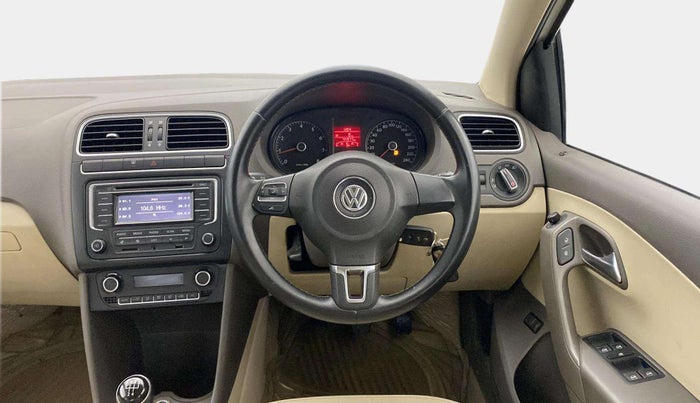 2013 Volkswagen Vento HIGHLINE 1.6 MPI, Petrol, Manual, 45,077 km, Steering Wheel Close Up