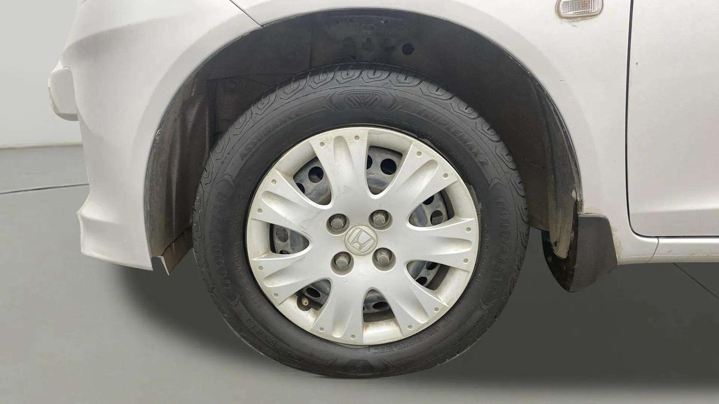 2015 Honda Amaze 1.2L I-VTEC S, CNG, Manual, 99,653 km, Left Front Wheel