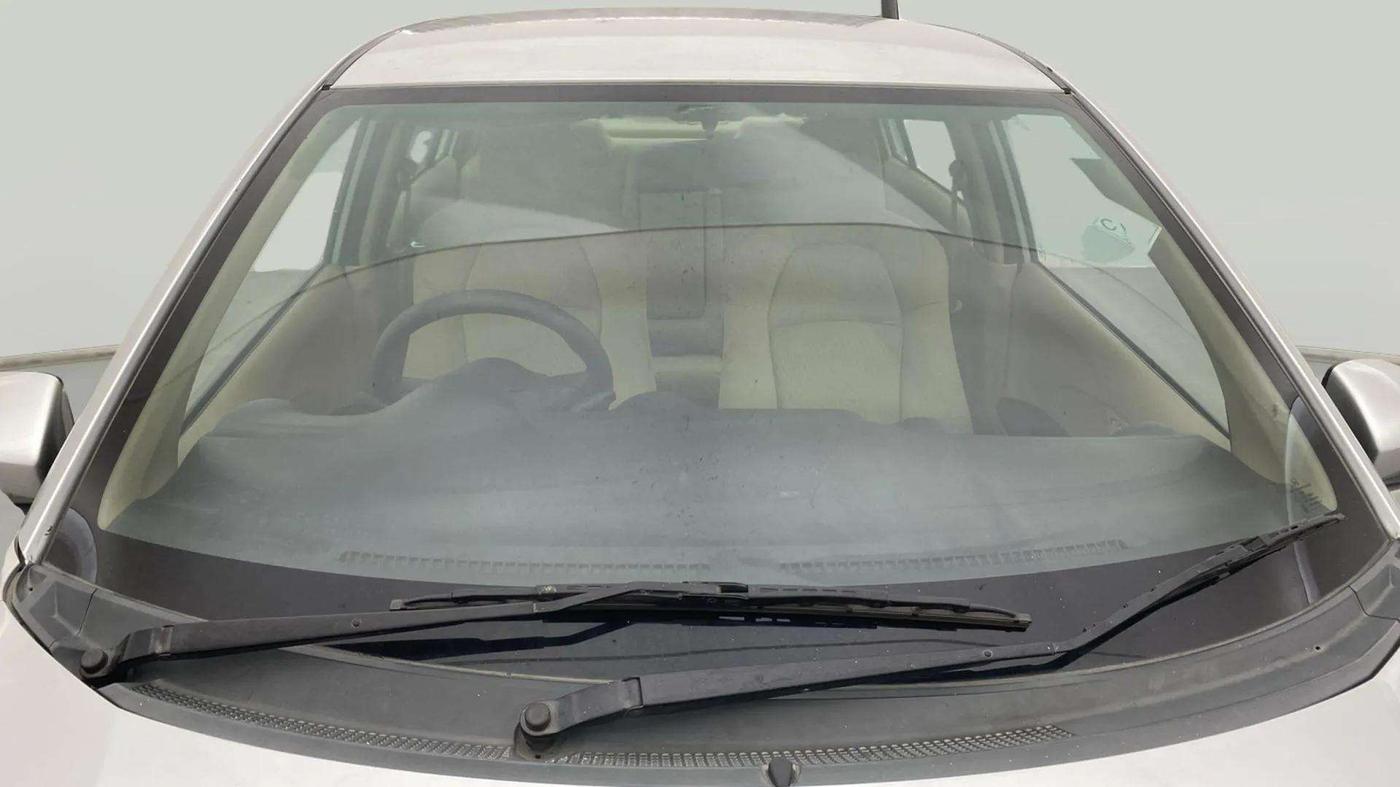 2015 Honda Amaze 1.2L I-VTEC S, CNG, Manual, 99,653 km, Front Windshield