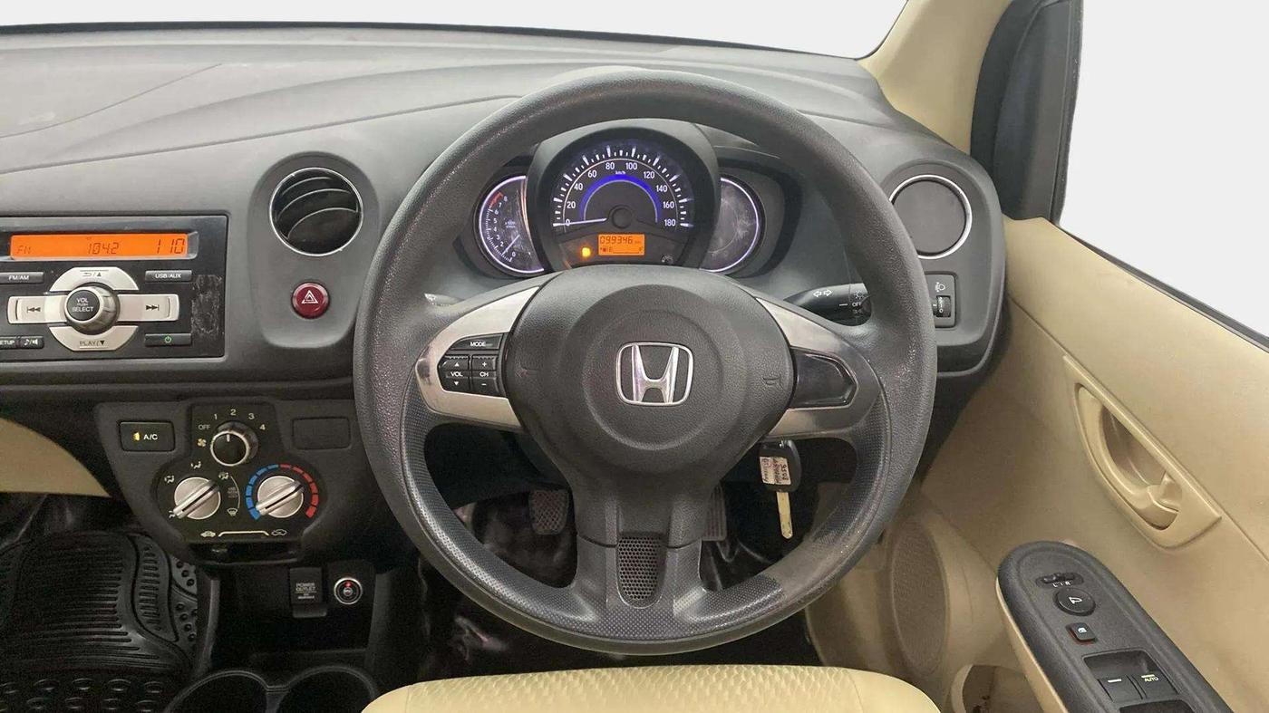 2015 Honda Amaze 1.2L I-VTEC S, CNG, Manual, 99,653 km, Steering Wheel Close Up