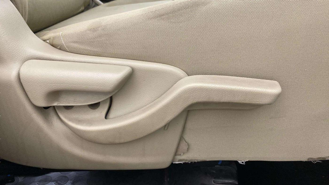 2015 Honda Amaze 1.2L I-VTEC S, CNG, Manual, 99,653 km, Driver Side Adjustment Panel