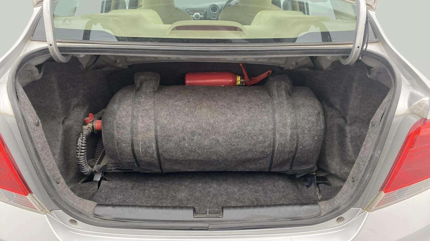 2015 Honda Amaze 1.2L I-VTEC S, CNG, Manual, 99,653 km, Boot Inside