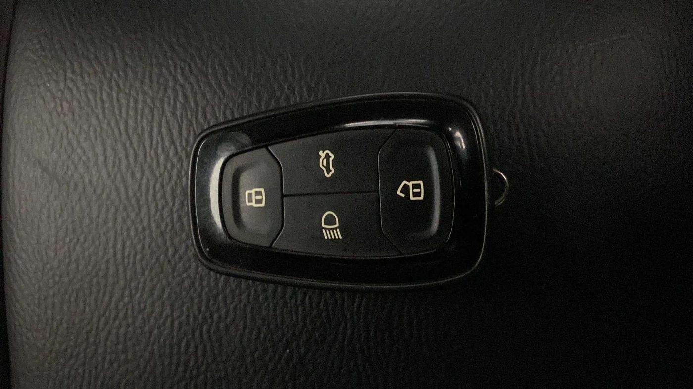 2020 Tata NEXON XZ PLUS PETROL, Petrol, Manual, 36,038 km, Key Close Up