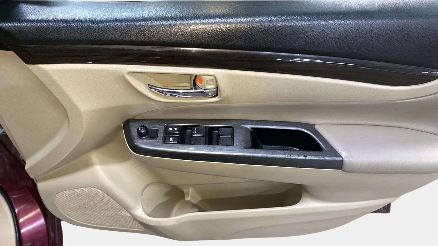 2017 Maruti Ciaz ALPHA  AT 1.4  PETROL, Petrol, Automatic, 51,911 km, Driver Side Door Panels Control