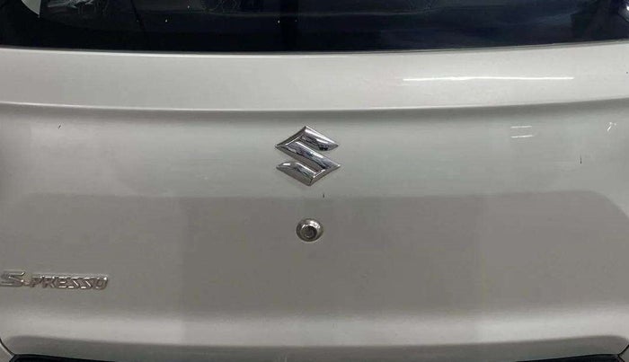 2021 Maruti S PRESSO VXI AMT, Petrol, Automatic, 31,852 km, Dicky (Boot door) - Tool missing