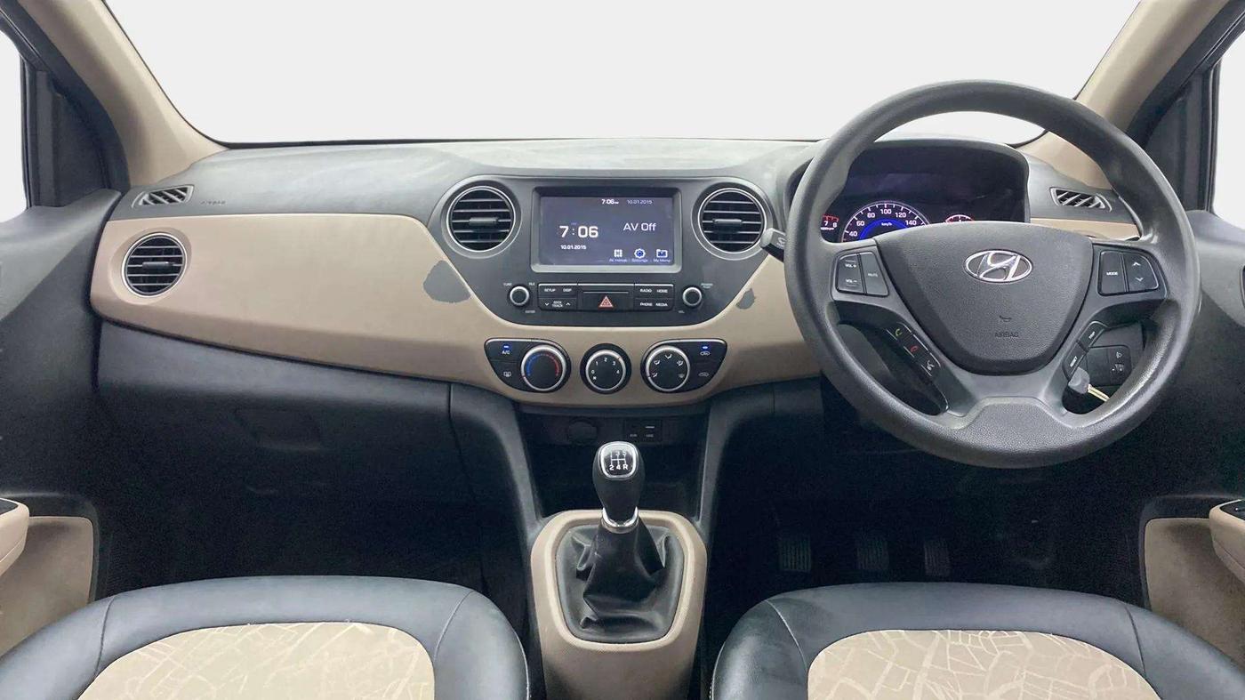 2017 Hyundai Grand i10 SPORTZ (O) 1.2 KAPPA VTVT, Petrol, Manual, 96,178 km, Dashboard