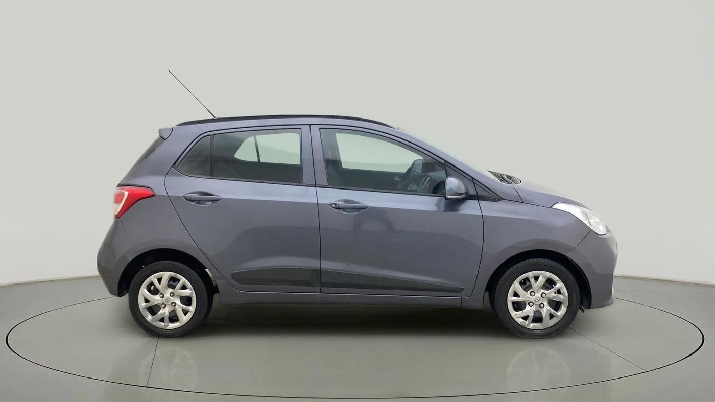2017 Hyundai Grand i10 SPORTZ (O) 1.2 KAPPA VTVT, Petrol, Manual, 96,178 km, Right Side View