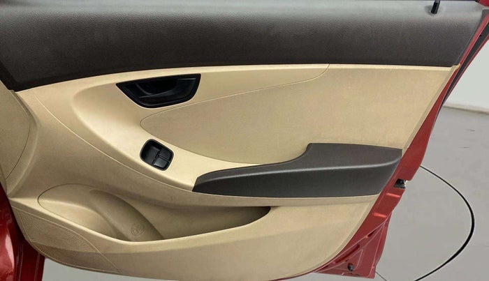2013 Hyundai Eon ERA +, Petrol, Manual, 99,223 km, Driver seat - Seat Belt Minor Torn