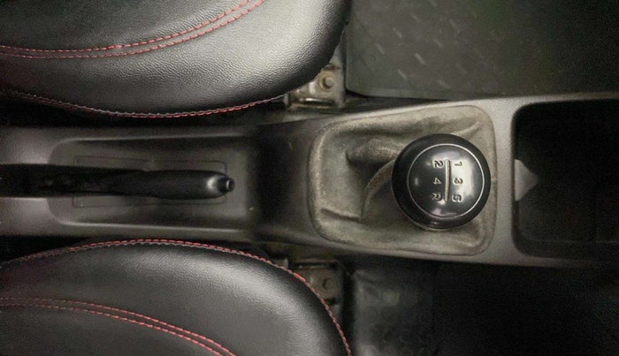2013 Hyundai Eon ERA +, Petrol, Manual, 99,223 km, Gear Lever