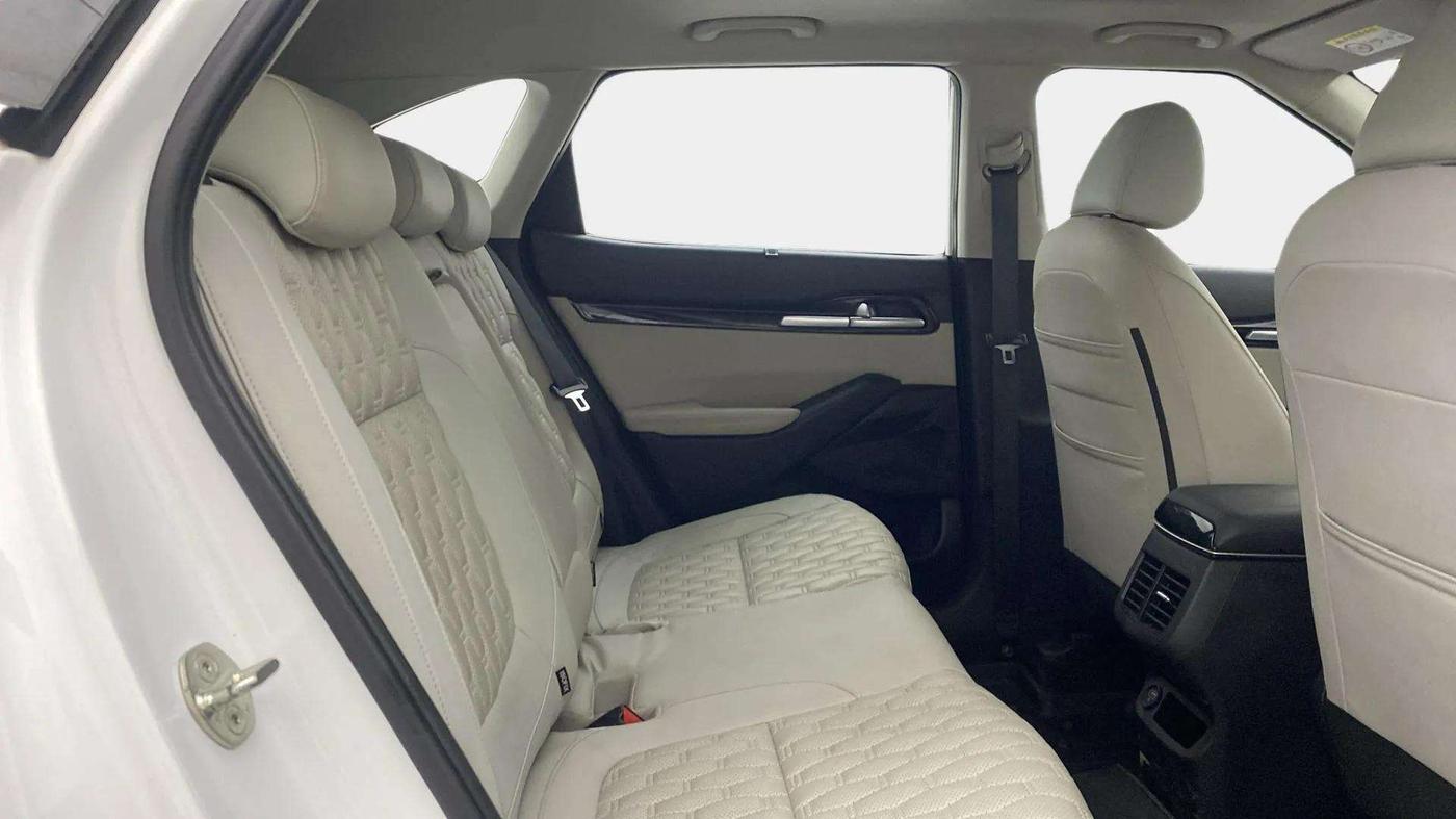 2022 KIA SELTOS HTX 1.5 PETROL, Petrol, Manual, 30,942 km, Right Side Rear Door Cabin