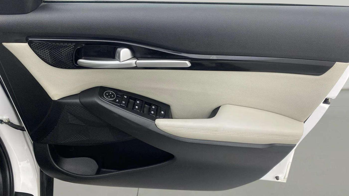 2022 KIA SELTOS HTX 1.5 PETROL, Petrol, Manual, 30,942 km, Driver Side Door Panels Control