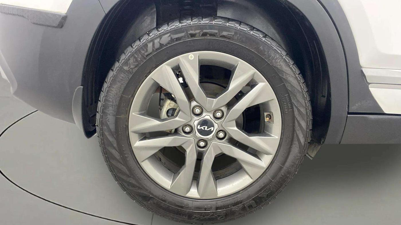 2022 KIA SELTOS HTX 1.5 PETROL, Petrol, Manual, 30,942 km, Right Rear Wheel